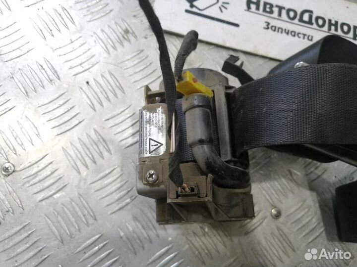 Ремень безопасности передний правый Mercedes W208