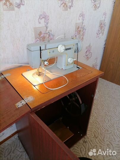 Швейная машина Подольск 132 ножная