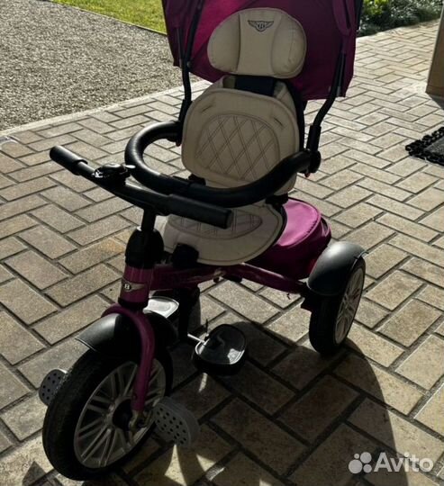 Трехколесный велосипед с ручкой Bentley