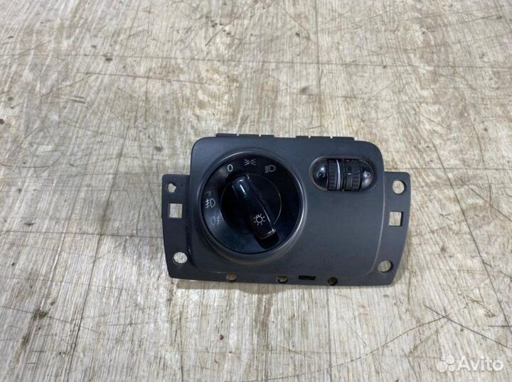 Переключатель света фар Volkswagen Golf 5