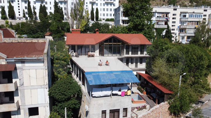 Дом 650 м² на участке 4,6 сот.