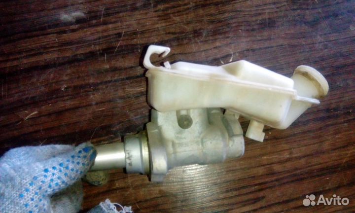 Главный тормозной цилиндр Ford Fusion 2012