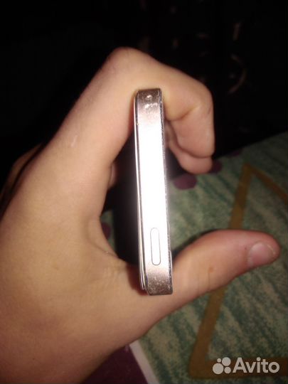 Телефон iPhone 5s