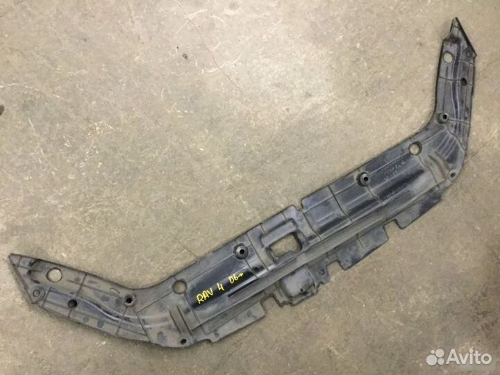 Кожух замка капота Toyota Rav 4 2006-2013