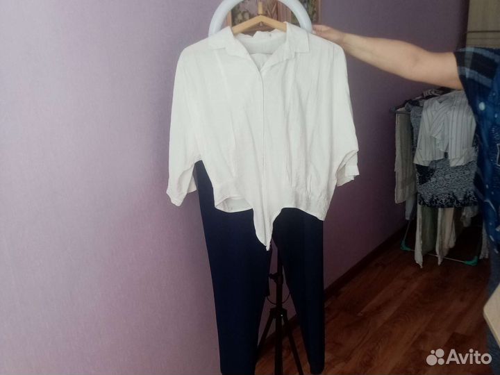 Две блузки и брюки