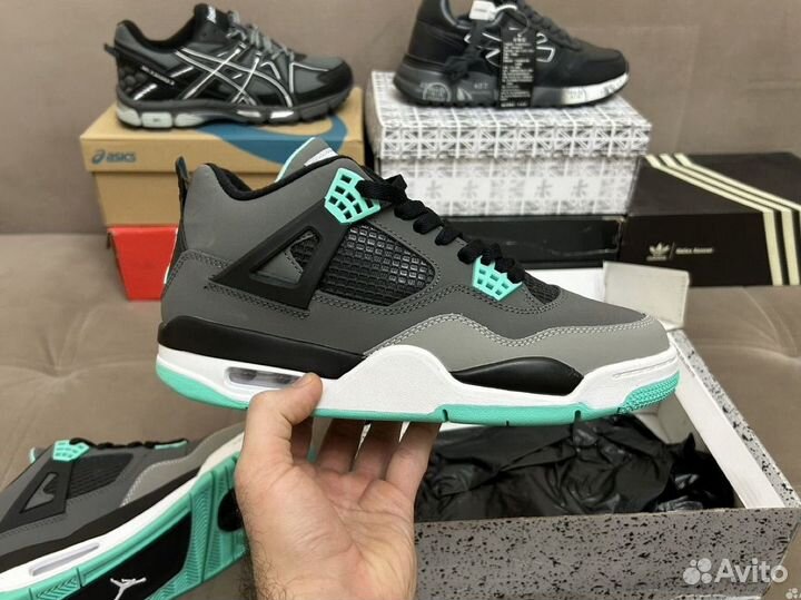 Кроссовки nike air jordan 4 retro (42 размер)