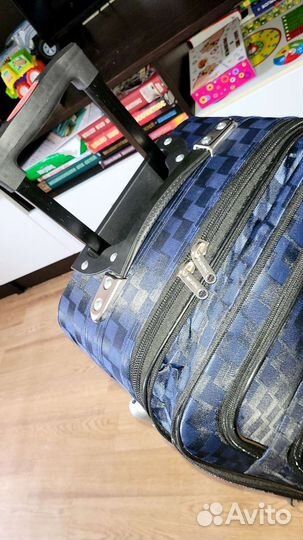 Чемодан на колесах детский