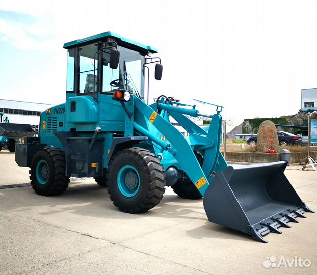 Фронтальный погрузчик Megamax GL 180L, 2023