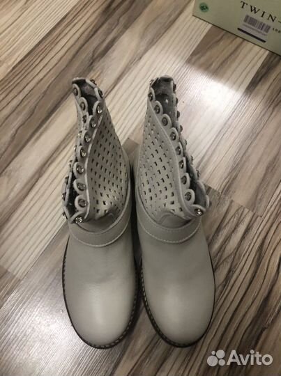 Сапоги демисезонные для девочки р-р 31 Италия