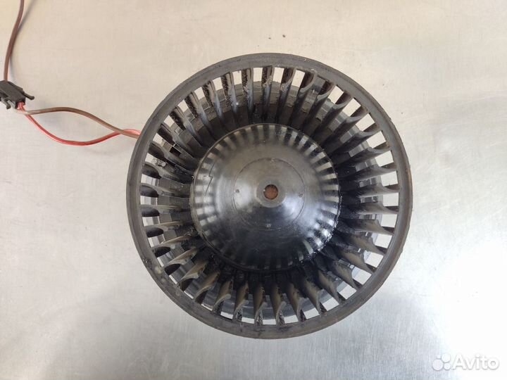 Моторчик отопителя Volkswagen Golf 3