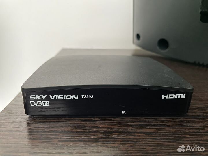 Телевизор sony bravia + Приставка + кронштейн