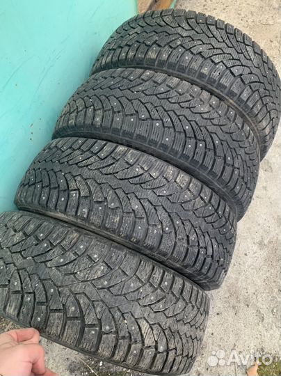 Pirelli Formula Ice 215/55 R17 98T