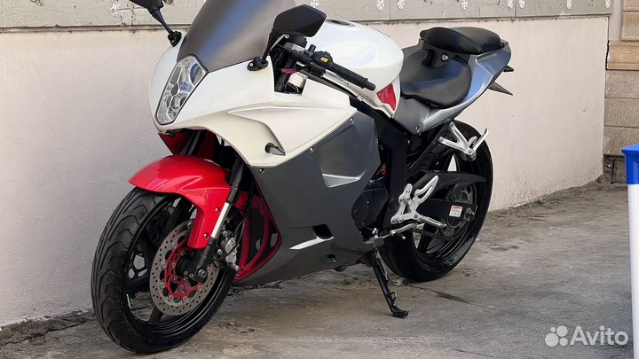 Hyosung GT250RC