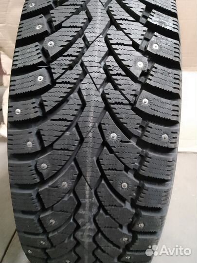 Pirelli Formula Ice 215/65 R16 98T