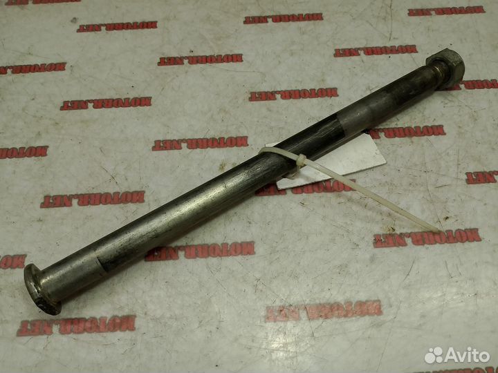 Yamaha FZR1000 90 ось задняя