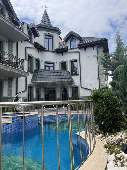 Дом 500 м² на участке 12 сот.