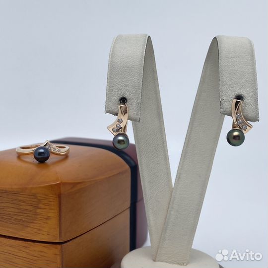 Золотые серьги с камнями 585пр. вес: 3,45гр