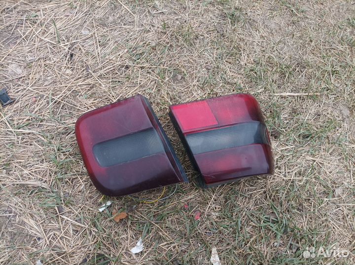 Фонарь задний внутренний левый Volvo S70