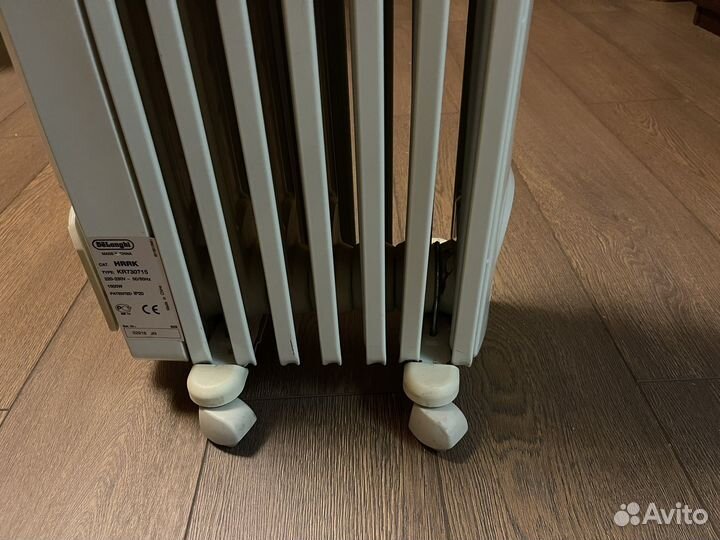 Масляный обогреватель Delonghi KR730715