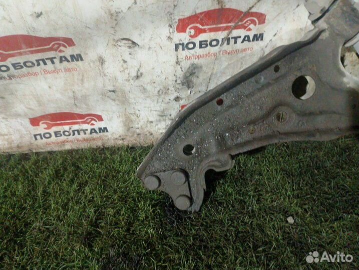 Рычаг подвески передний левый Nissan Prairie