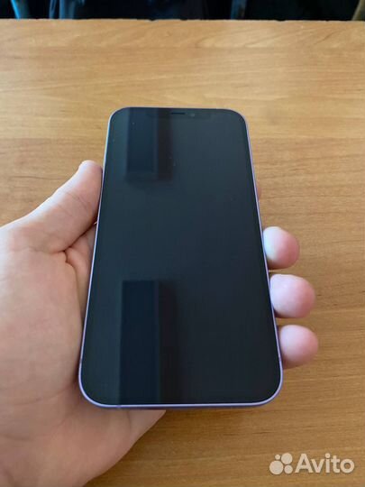 Телефон iPhone 12