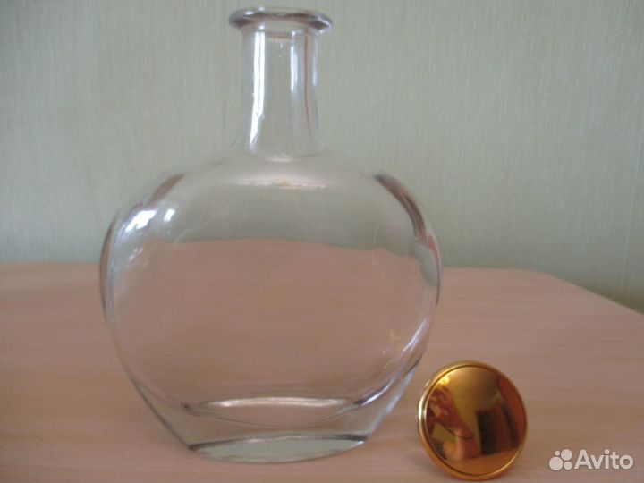 Бутылки от водки, коньяка, виски