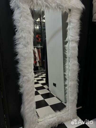 Зеркало напольное