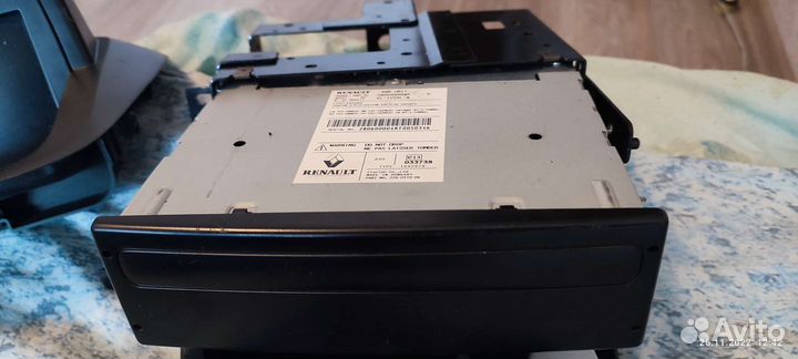 Экран,усилитель и gps все от Рено Меган 3 универс