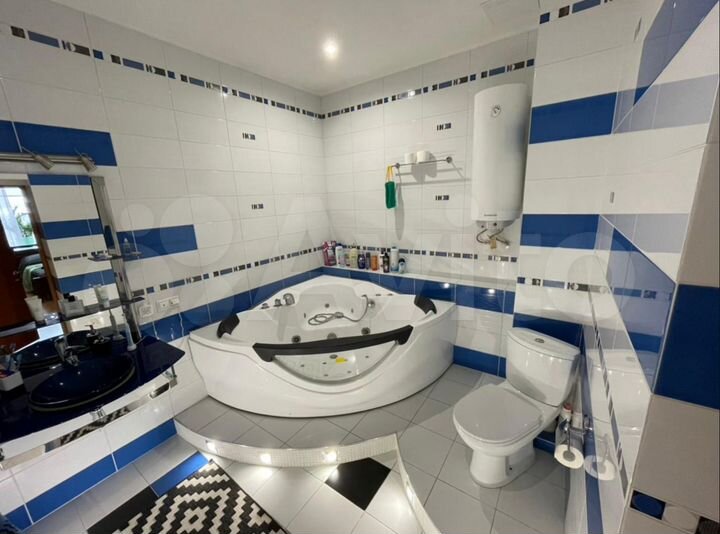 2-к. квартира, 79 м², 4/12 эт.