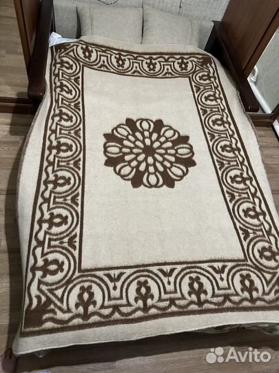 Пледы, одеяла и покрывало+шторы в спальню