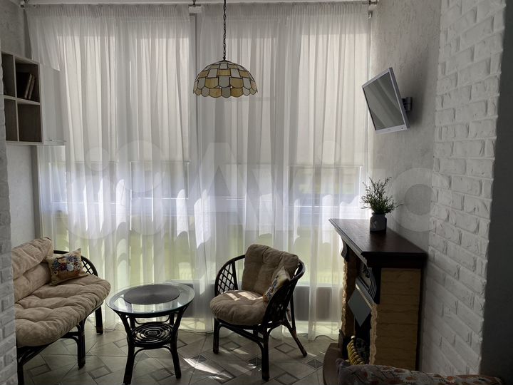 1-к. квартира, 42,7 м², 1/3 эт.