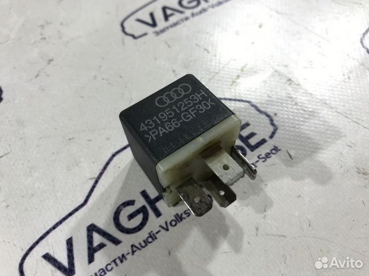 Реле Audi S8 D2 4D 4.2 2000