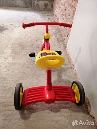 Трехколесный велосипед