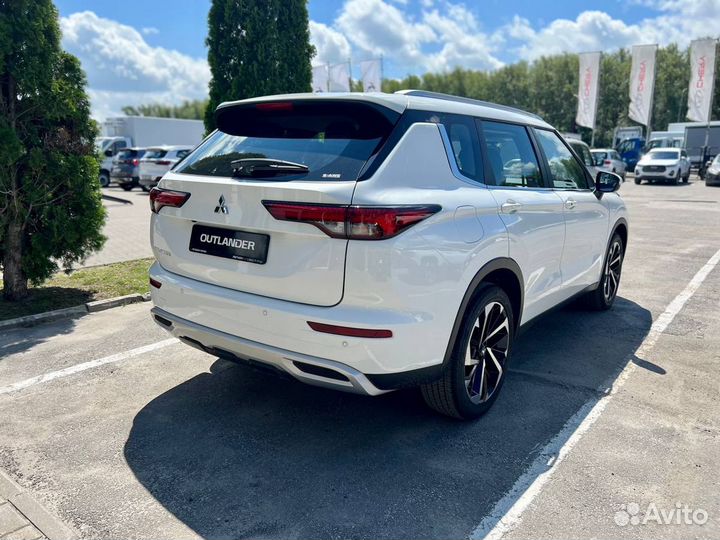 Mitsubishi Outlander 2.5 CVT, 2023