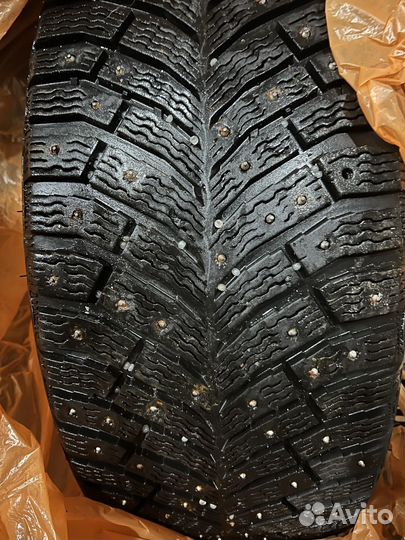 Michelin X-Ice North 4 235/45 R18