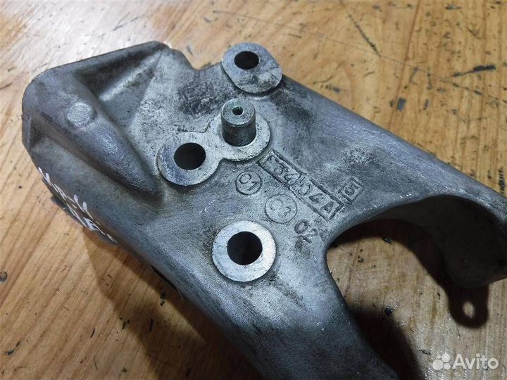 Кронштейн двигателя Peugeot 607 2000-2010