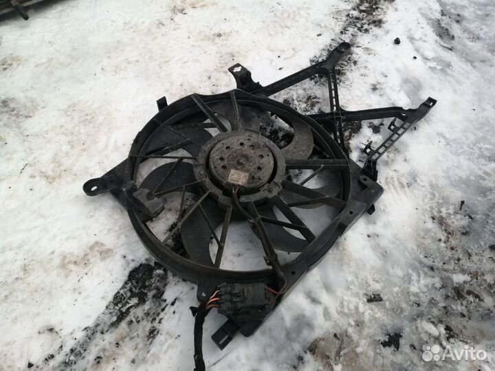 Вентилятор радиатор с кожухом Opel Zafira B Astra