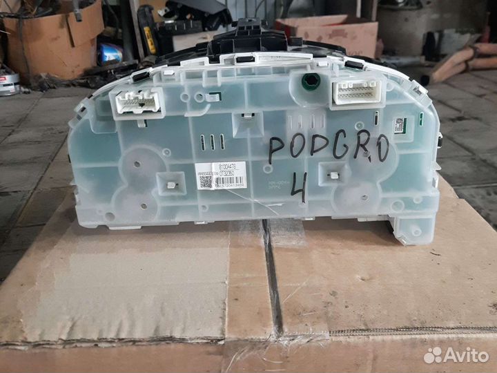 Панель приборов Mitsubishi Pajero 4