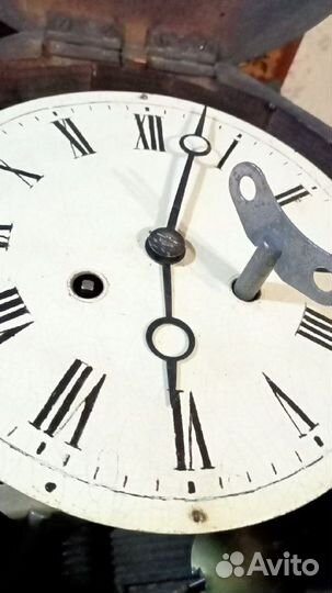 Старинные настенные антикварные часы с боем