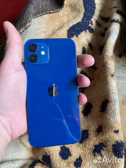 iPhone 12, 64 ГБ