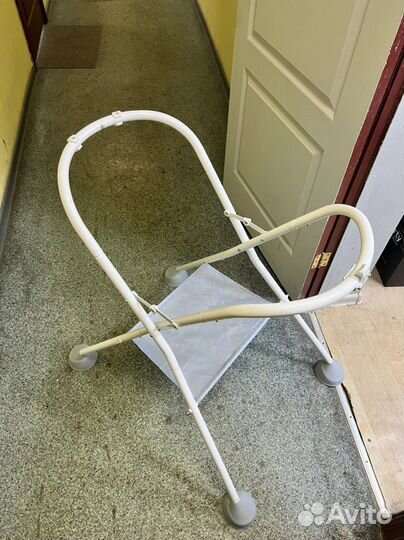 Детская ванночка с подставкой Beaba