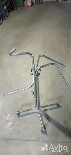 Стойка для одежды