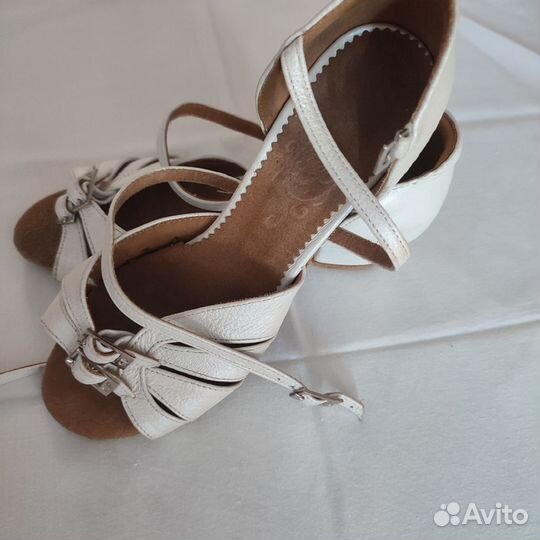 Босоножки для танцев для девочки