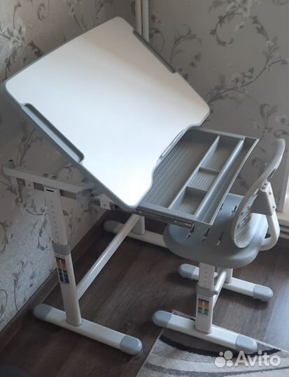 Детская растущая парта со стулом