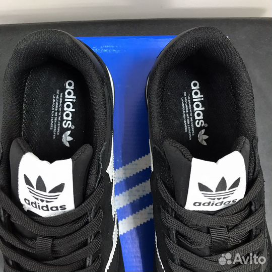 Кроссовки Adidas новые