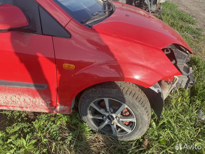 Крыло переднее правое на Ford Fiesta MK5 2007
