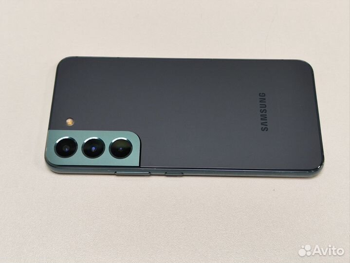 Samsung Galaxy S22, 8/128 ГБ