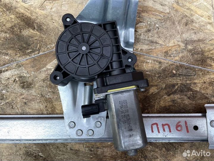 Стеклоподъемник двери передний правый Renault