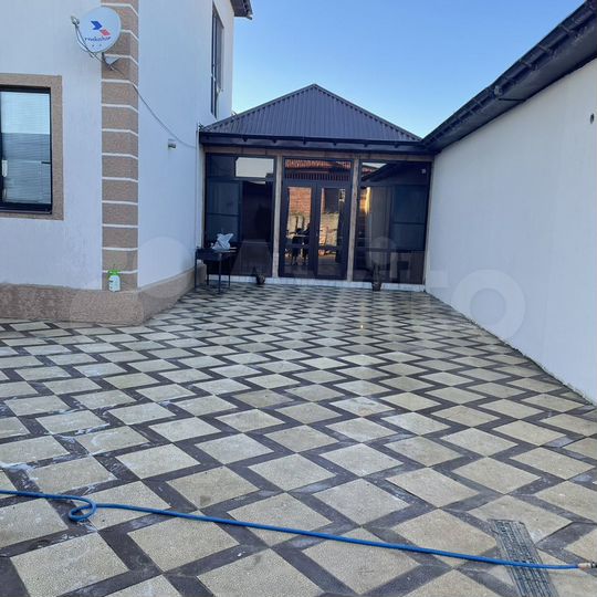 Дом 220 м² на участке 4 сот.