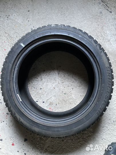 Bridgestone Blizzak Spike-01 225/50 R17